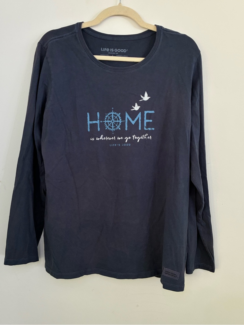 Life Is Good Womens Long Sleeve Tee in Navy wLight Blue White Graphic L